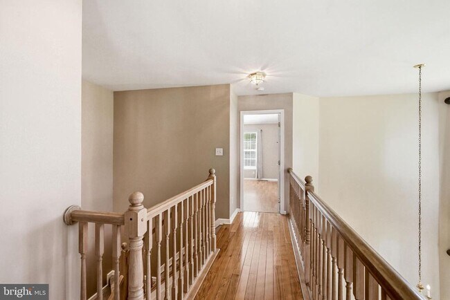 Building Photo - 445 Tuvira Ln