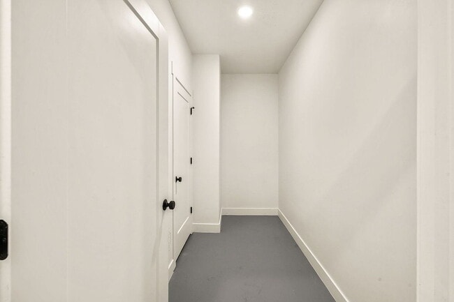 Building Photo - Single Family Home