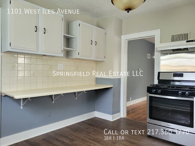 Building Photo - 1101 W Iles Ave