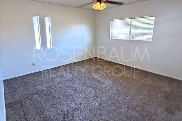 Building Photo - 1326 N Miller Rd