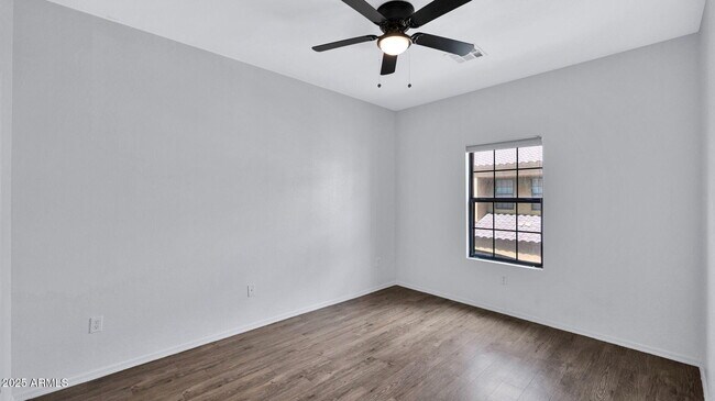 Building Photo - 1702 E Bell Rd