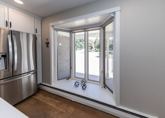 Building Photo - Cozy Home Centrally located Colorado Sprin...