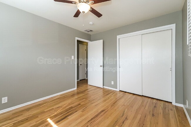 Building Photo - 2871 S Golden Way