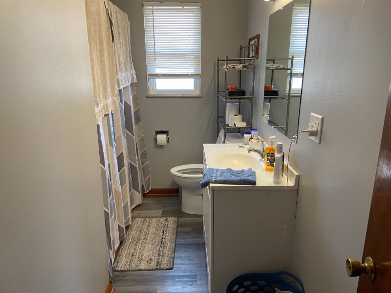 Building Photo - 415 E Staat St