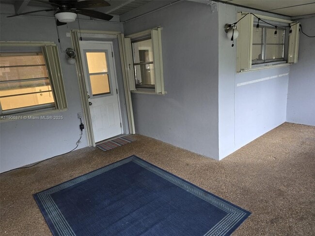 Building Photo - 5022 SW 93rd Ave