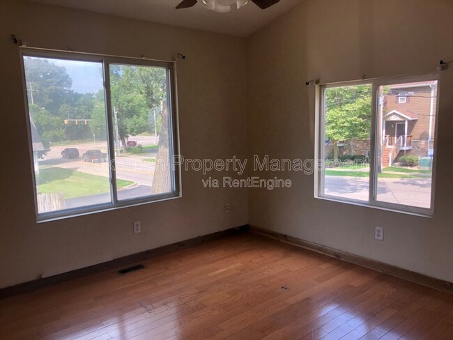 Building Photo - 1126-1128 Greenwood Ave