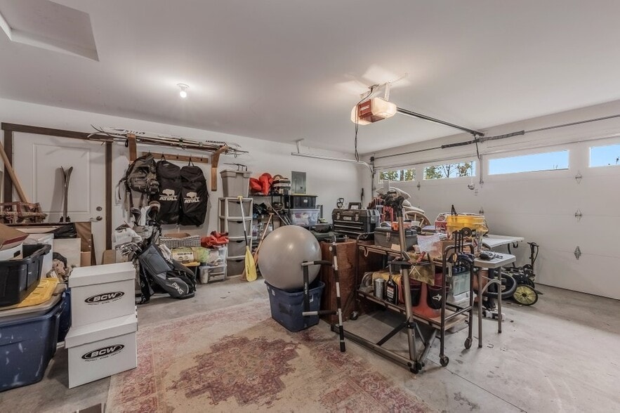 Building Photo - 195 Jasper Loop