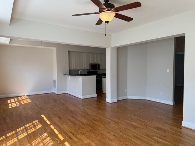 Building Photo - 1525 Old Trail Dr