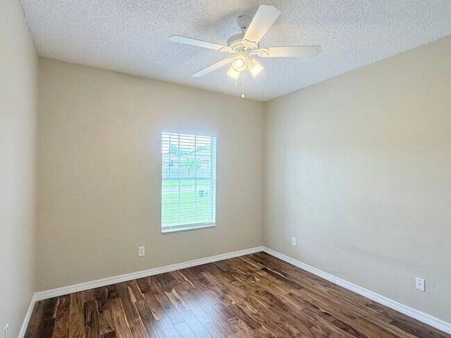 Building Photo - 4607 Carmel Cir