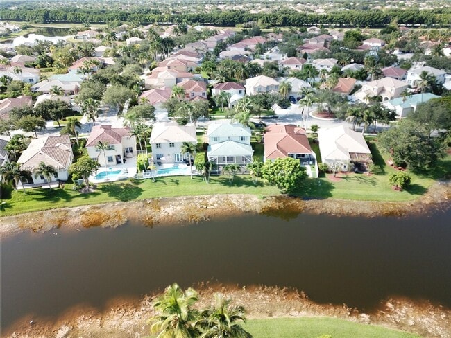 Building Photo - 833 Vista Meadows Dr