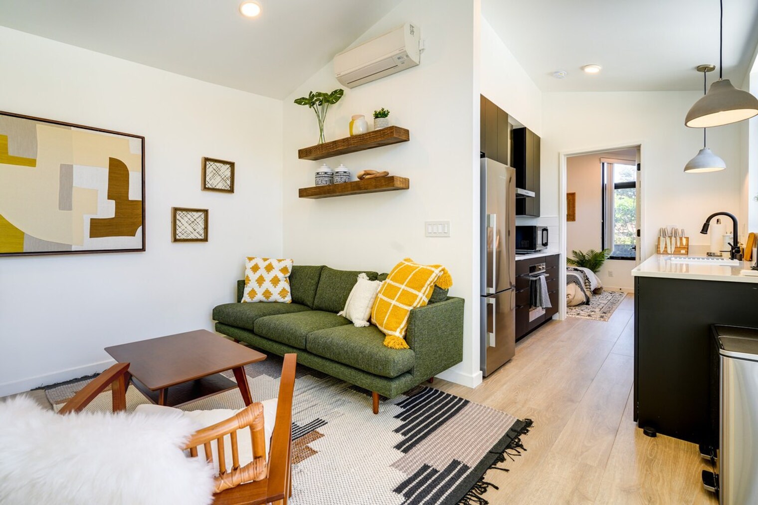 Building Photo - 510 Iris St