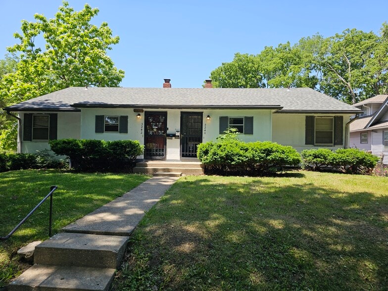 Primary Photo - 5240 Highland Ave