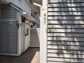 Building Photo - 607 Spring Meadow Rd