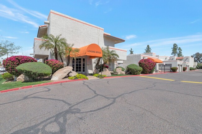 Building Photo - charming 2-bedroom, 2.5-bathroom condo wit...