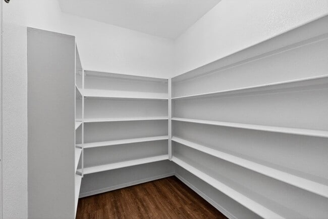 Building Photo - 415 Hidden Ridge Dr