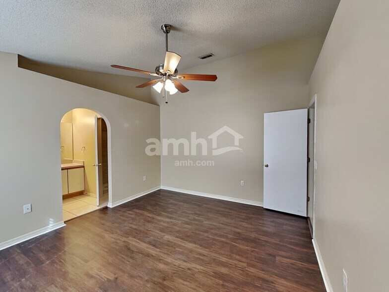 Building Photo - 12605 Parkbury Dr