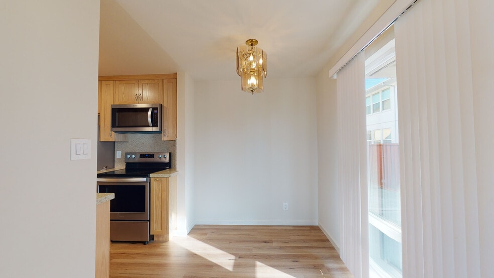 Building Photo - 950 Chula Vista Ave