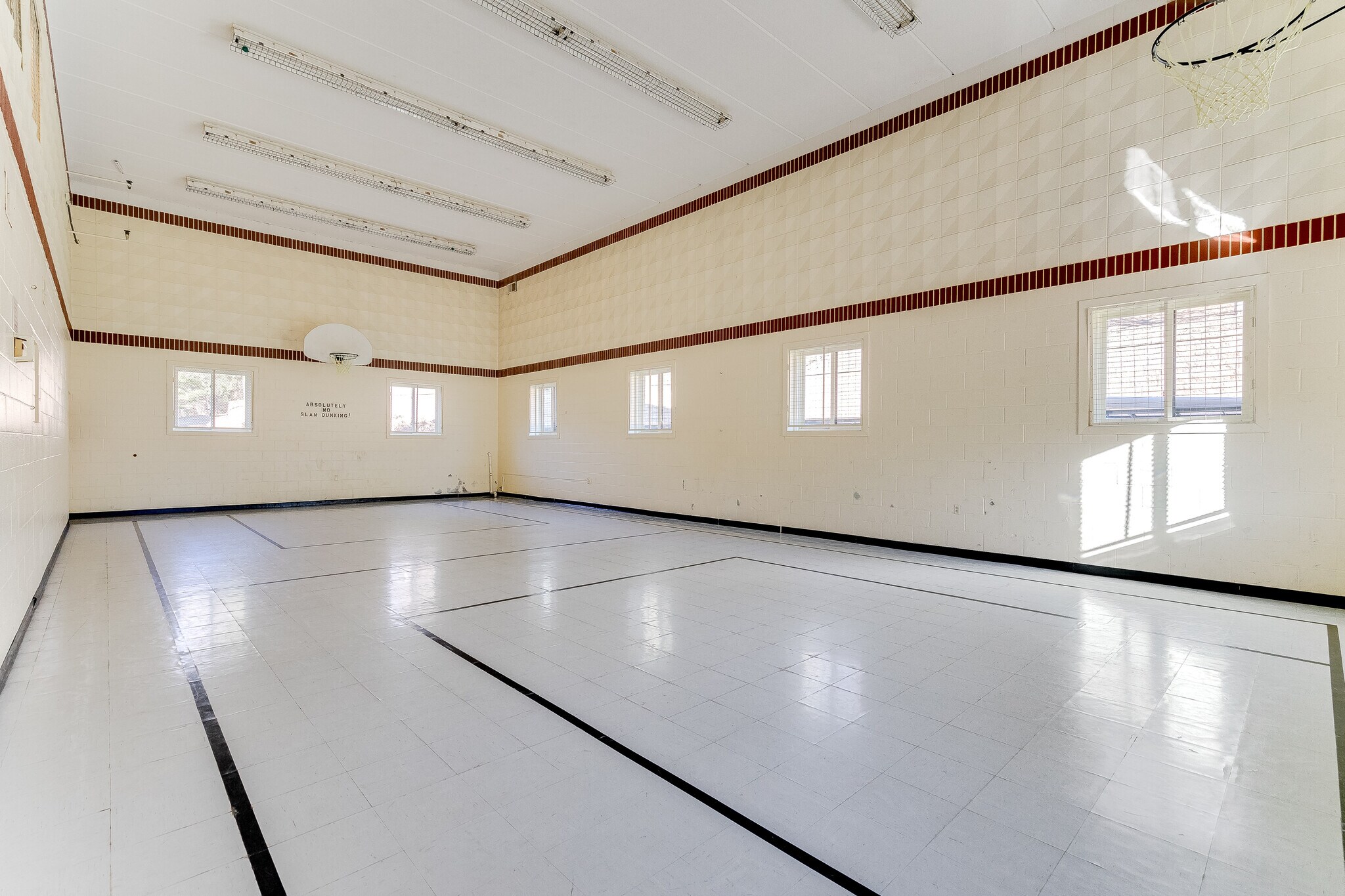 Indoor basketball court - 2700 Oxford St N