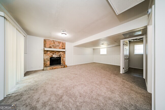 Building Photo - 5338 Olde St
