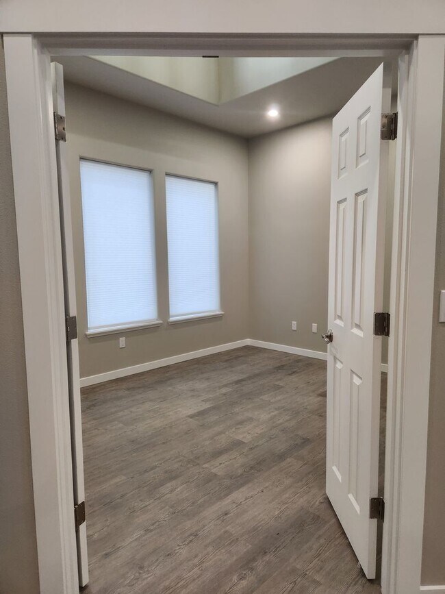 Building Photo - West Valley New 4 br plus office, 3.5 bath...