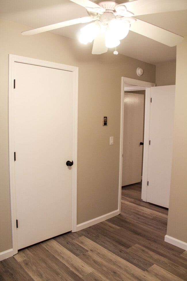 Building Photo - 542 Glacier Dr