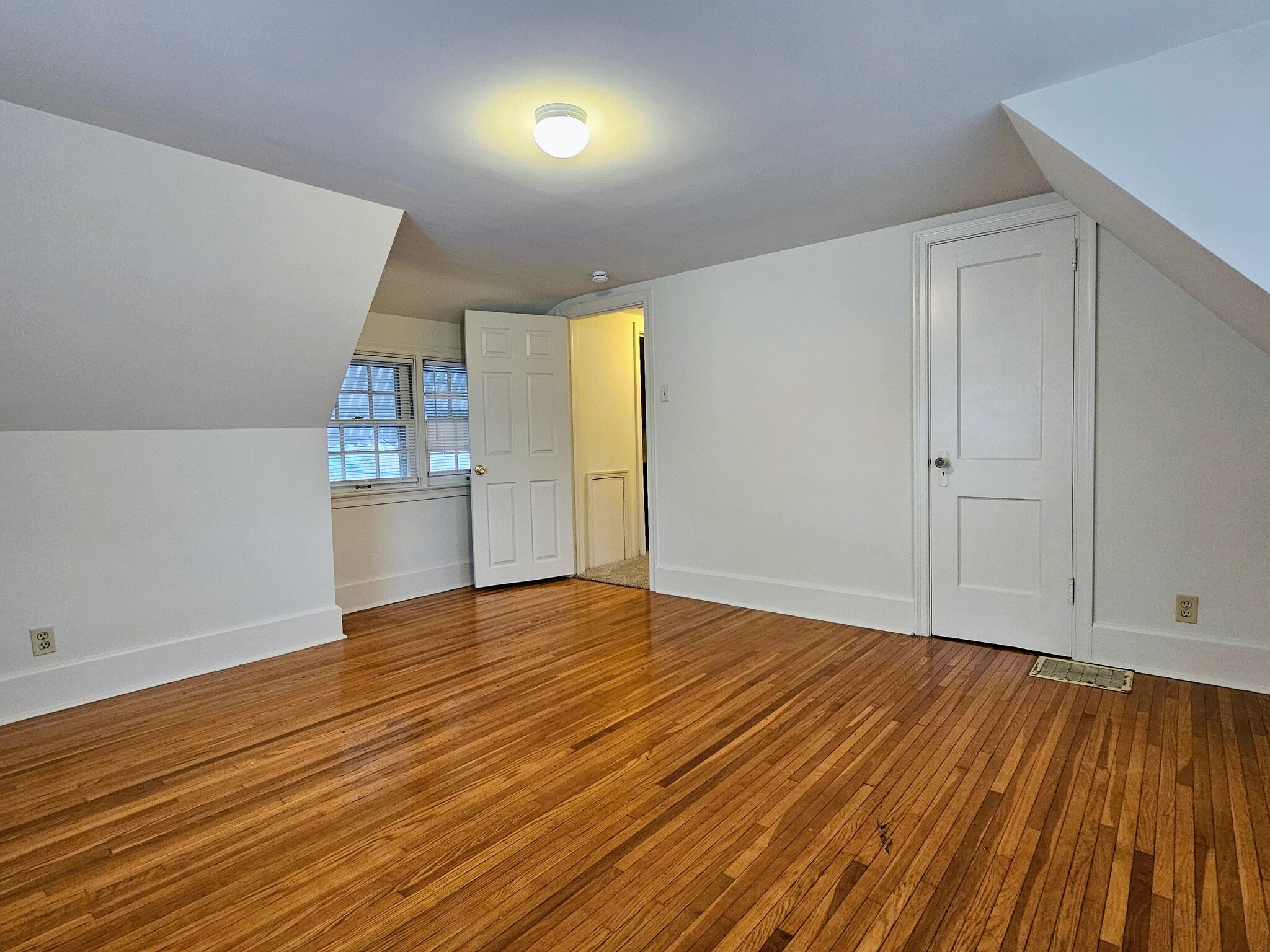 Building Photo - 426 Cherry St