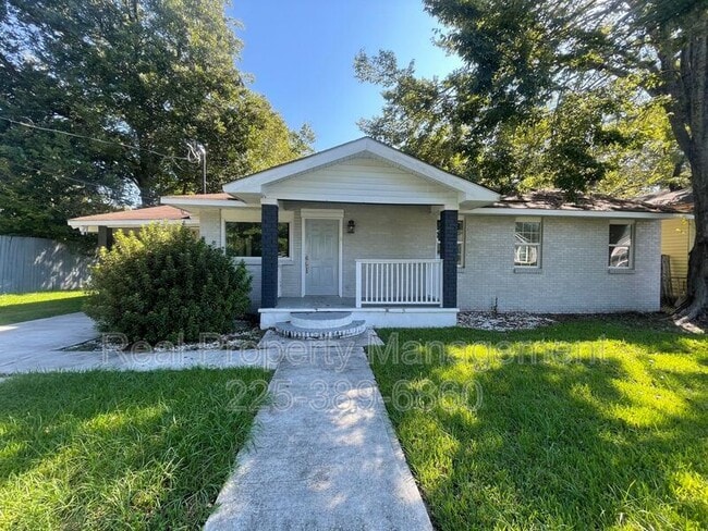 Primary Photo - 9642 Lewis St