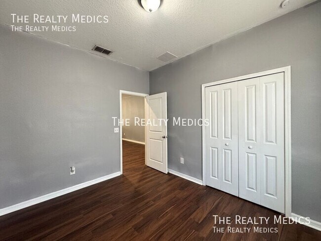 Building Photo - 1999 Marshall St