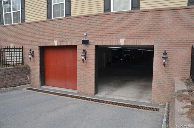 Building Photo - 106 Canter Ct