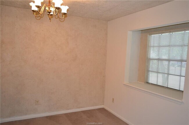 Building Photo - 3318 Bluestem Cir