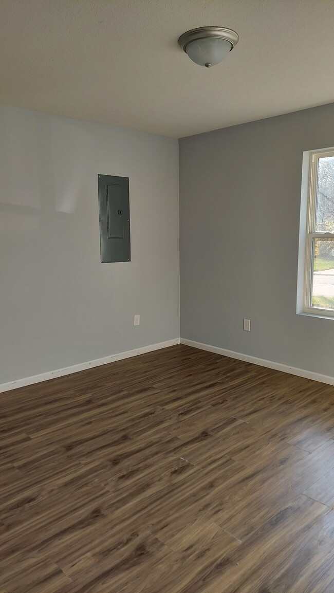 Building Photo - 729 Quisenberry St