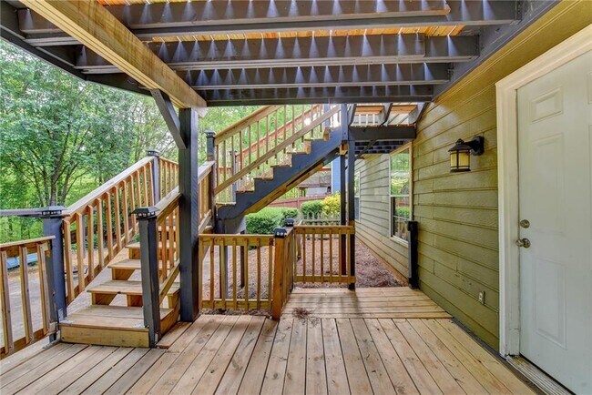 Building Photo - 3680 Oak Park Dr