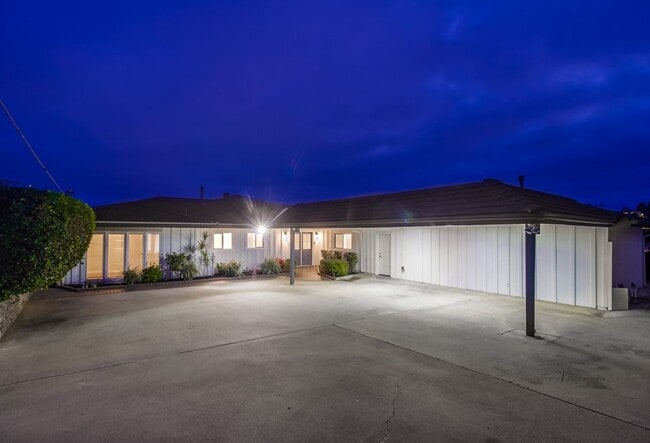 Building Photo - Beautiful Home in the Heart of Point Loma
