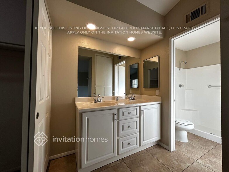 Building Photo - 11341 Rancho La Brea Dr