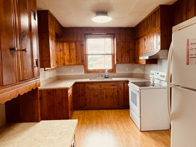 Kitchen - 328 W High St