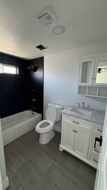 Building Photo - 3837 W Lincoln St