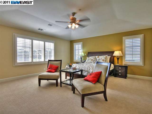 Building Photo - 223 Mission Tierra Pl