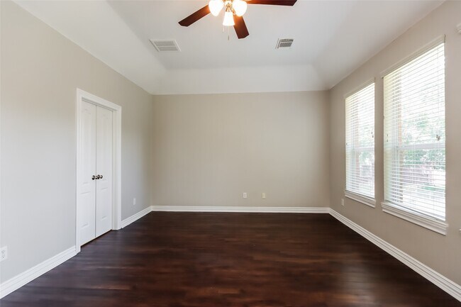 Building Photo - 13605 Falcon Ct