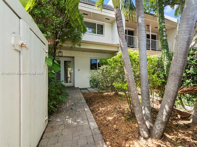 Building Photo - 8218 SW 82nd Ct