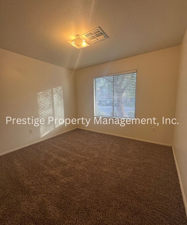 Building Photo - This 4/2 Vail home is what you've been looking for!!