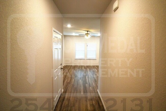 Building Photo - 1704 Cedrus Dr
