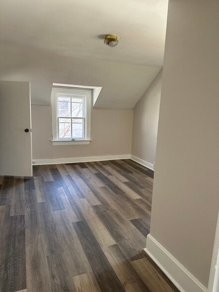 livingroom - 200 E 9th St
