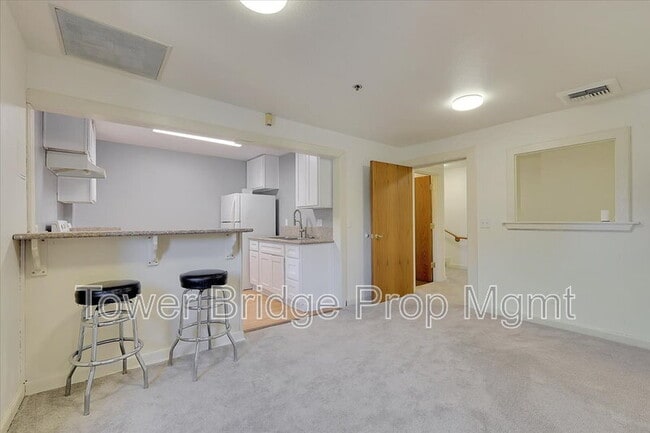 Building Photo - 122 I St