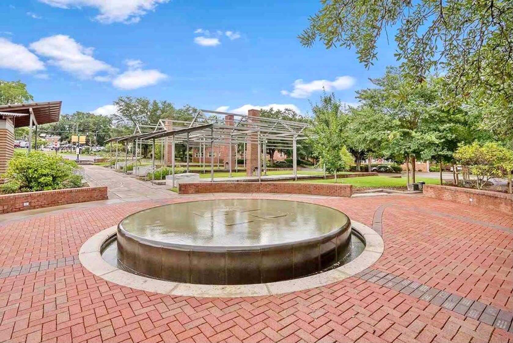 Building Photo - 360 S Franklin Blvd