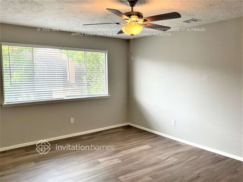 Building Photo - 2326 Meade Ct