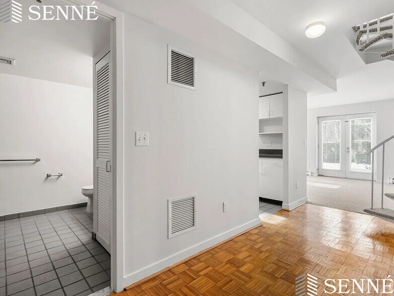 Building Photo - 71 Fulkerson St