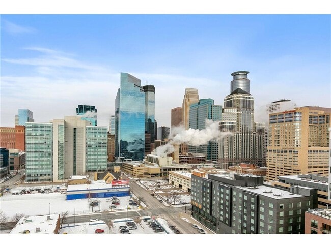 Building Photo - 929 Portland Ave