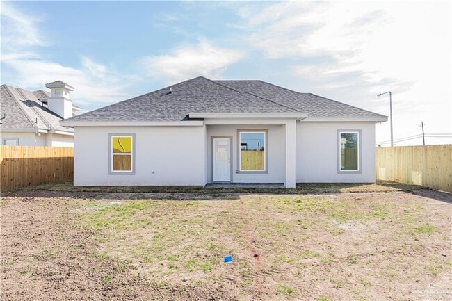 Building Photo - 17 Erica Ln