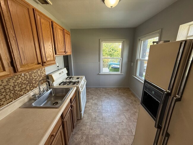 Building Photo - 17646 Toepfer Dr