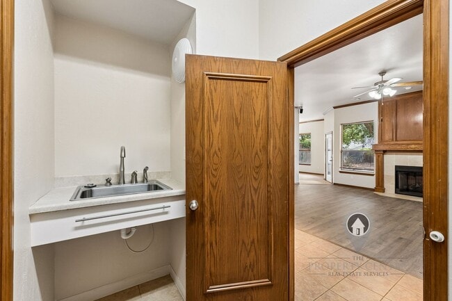 Building Photo - 716 Tuscany Way